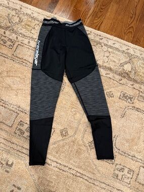 Women’s bracelayer leggings, new with lags, size M
